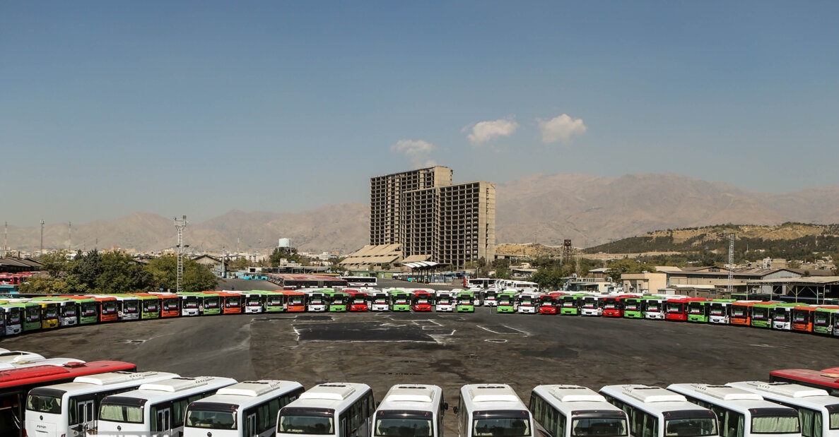 معتمدیان: نوسازی ناوگان عمومی به کاهش ترافیک و آلودگی کمک میکند