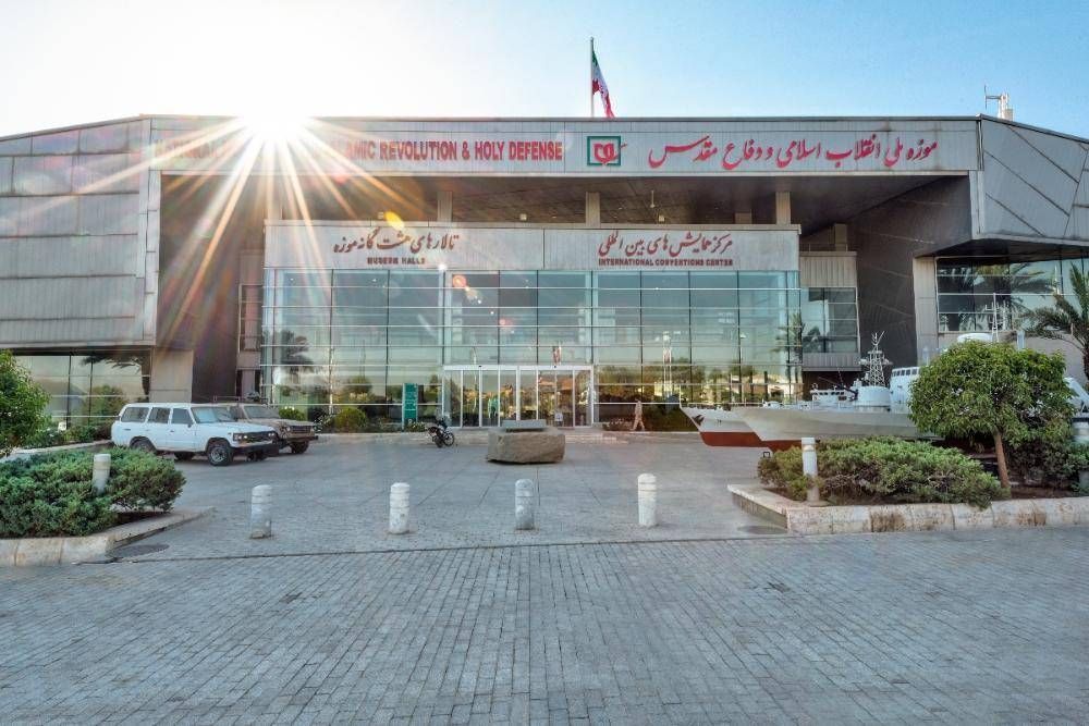 بازدید رایگان از بخشهای مختلف موزه ملی انقلاب اسلامی و دفاع مقدس همزمان با مراسم وداع و تشییع قائد شهید