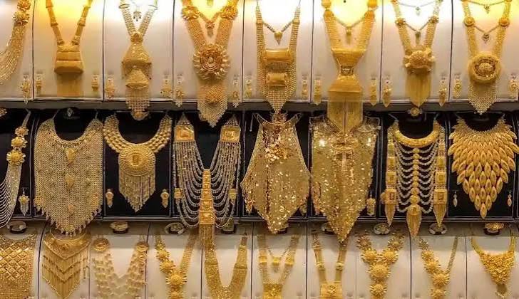 طلا در بازار تهران ارزان‌تر شد
