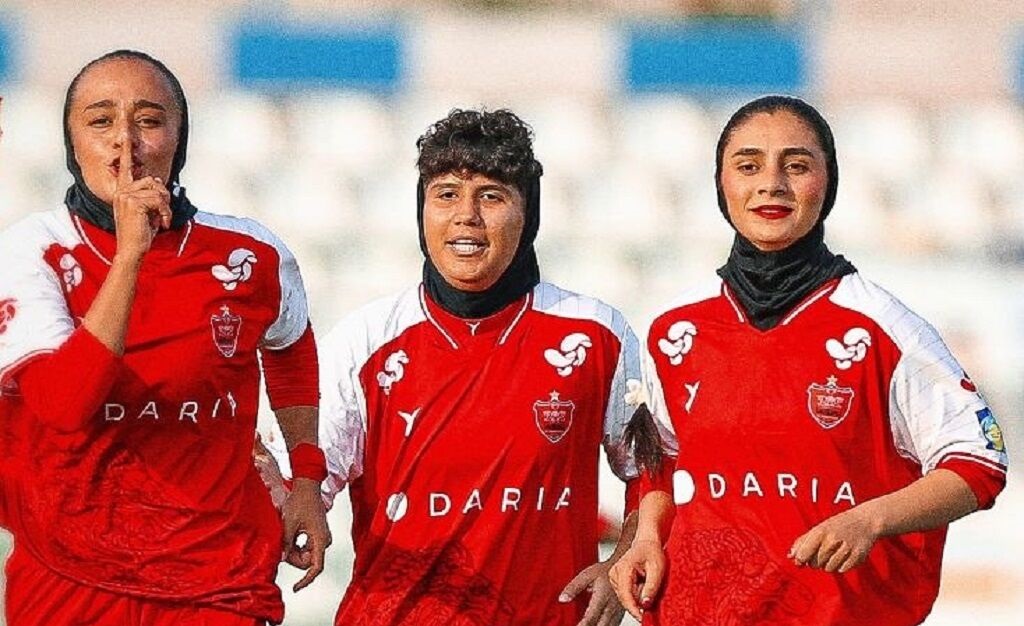 کریخوانی پرسپولیس برای استقلال: تهران قرمز است